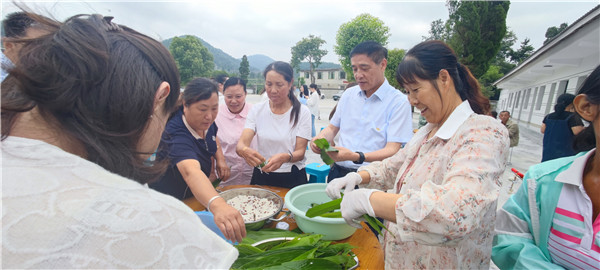 2023-6-21  貴州陽光產(chǎn)權(quán)交易所開展我們的節(jié)日·端午節(jié)主題實(shí)踐活動暨鄉(xiāng)村振興調(diào)研活動7.jpg