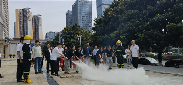 2023-6-29  貴州陽光產(chǎn)權(quán)交易所有限公司召開安全生產(chǎn)專題會暨“安康杯”知識競答、消防安全火災(zāi)疏散逃生演練活動圖片4.png