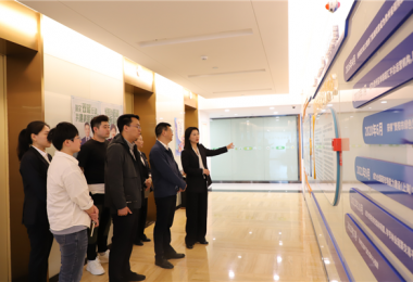 貴陽產(chǎn)控集團(tuán)黨委委員、副總經(jīng)理唐建到貴州陽光產(chǎn)權(quán)交易所調(diào)研座談