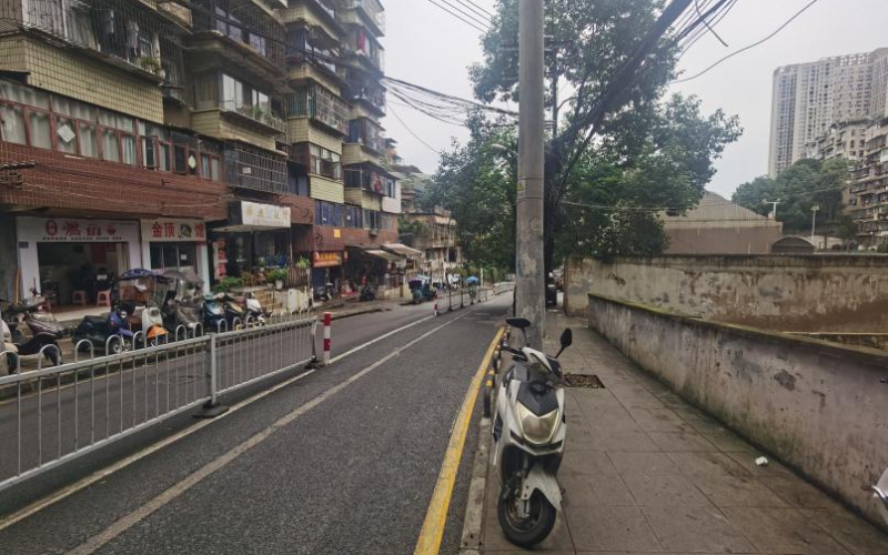 金頂山46幢1單元8層1號住宅轉(zhuǎn)讓（持有方：貴州省機關事務管理局國有資產(chǎn)管理服務中心）