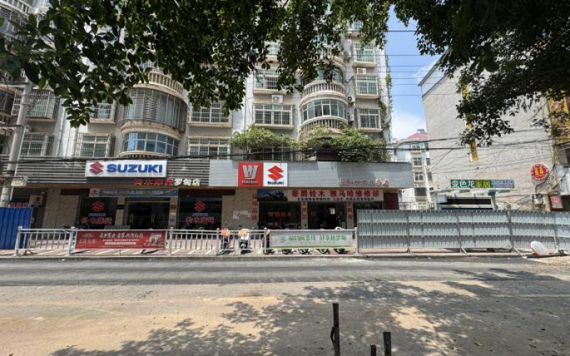 環(huán)城路職工住宅區(qū)一樓1、2-6號門面轉(zhuǎn)讓（持有方：貴州省機(jī)關(guān)事務(wù)管理局國有資產(chǎn)管理服務(wù)中心）