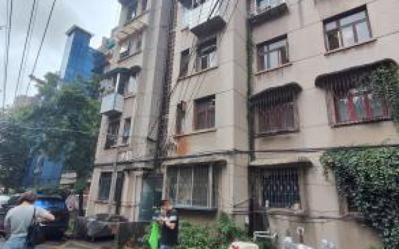 南明區(qū)新華路68號(hào)4棟2單元附7號(hào)轉(zhuǎn)讓?zhuān)ǔ钟蟹剑嘿F州省機(jī)關(guān)事務(wù)管理局國(guó)有資產(chǎn)管理服務(wù)中心）