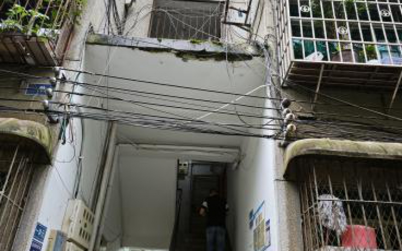 云巖區(qū)寶山北路180號兩處資產(chǎn)轉(zhuǎn)讓（持有方：貴州省機關事務管理局國有資產(chǎn)管理服務中心）