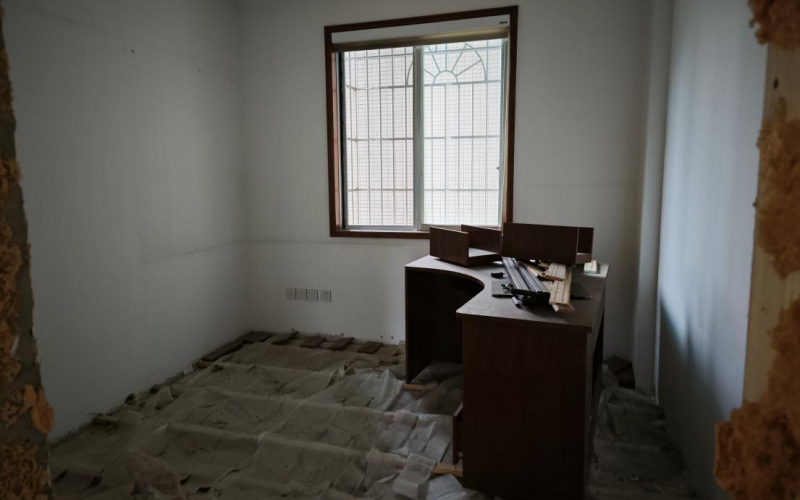 （降價(jià)）云巖區(qū)寶山北路180號(hào)兩處資產(chǎn)轉(zhuǎn)讓?zhuān)ǔ钟蟹剑嘿F州省機(jī)關(guān)事務(wù)管理局國(guó)有資產(chǎn)管理服務(wù)中心）