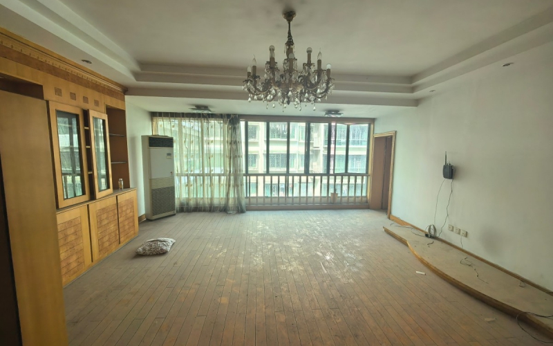 貴州省機(jī)關(guān)事務(wù)管理局國有資產(chǎn)管理服務(wù)中心貴陽市云巖區(qū)安云路20號B幢3單元8層4號房屋招租